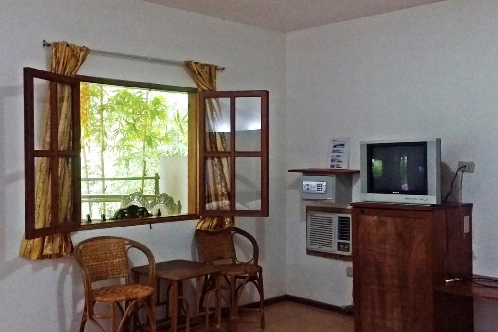Bamboo Bungalows Resthouse Balabag  Pokoj fotografie