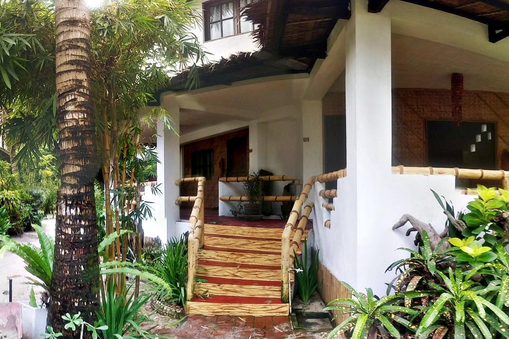 Bamboo Bungalows Resthouse Balabag  Pokoj fotografie