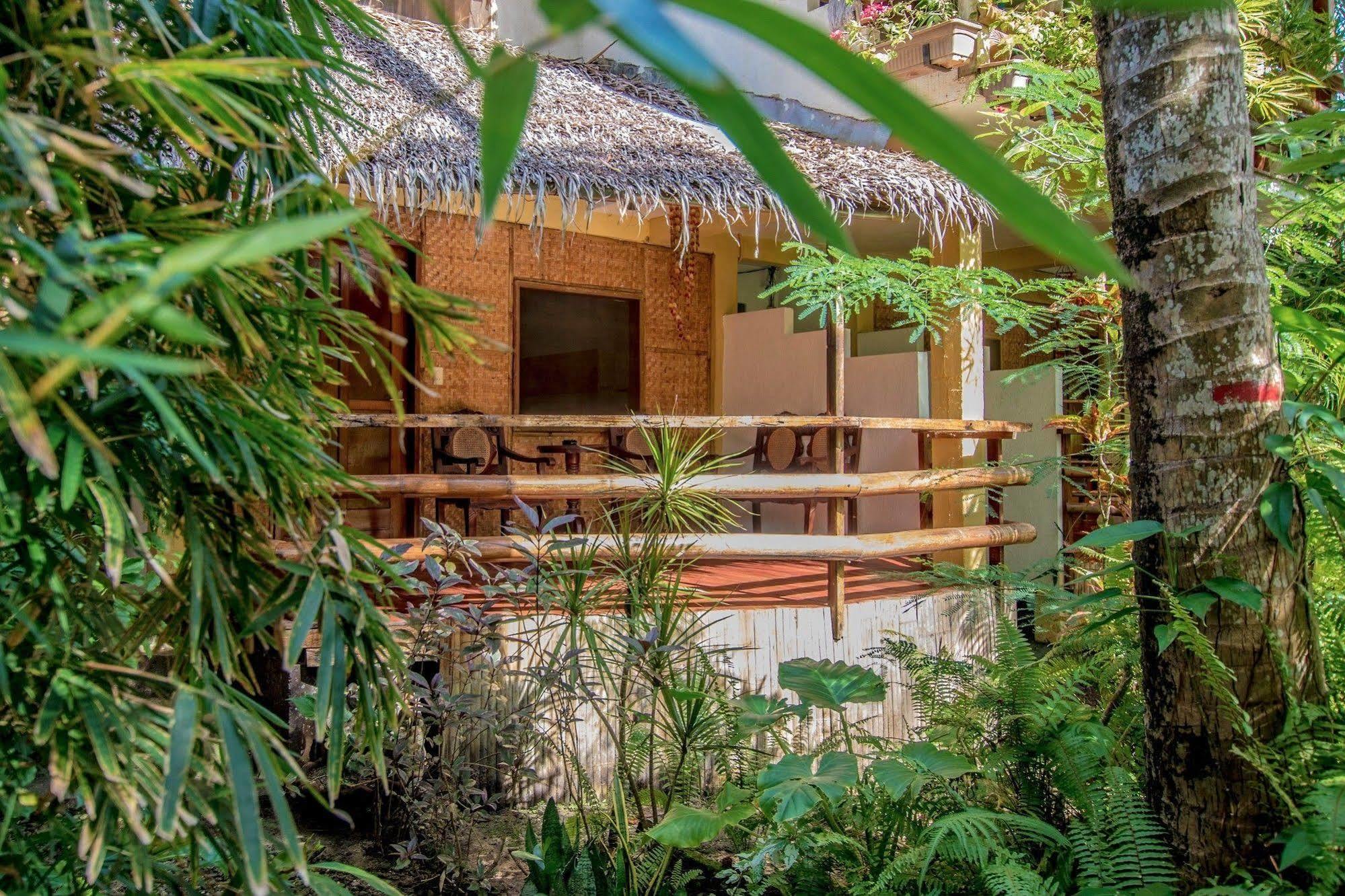 Bamboo Bungalows Resthouse Balabag  Exteriér fotografie