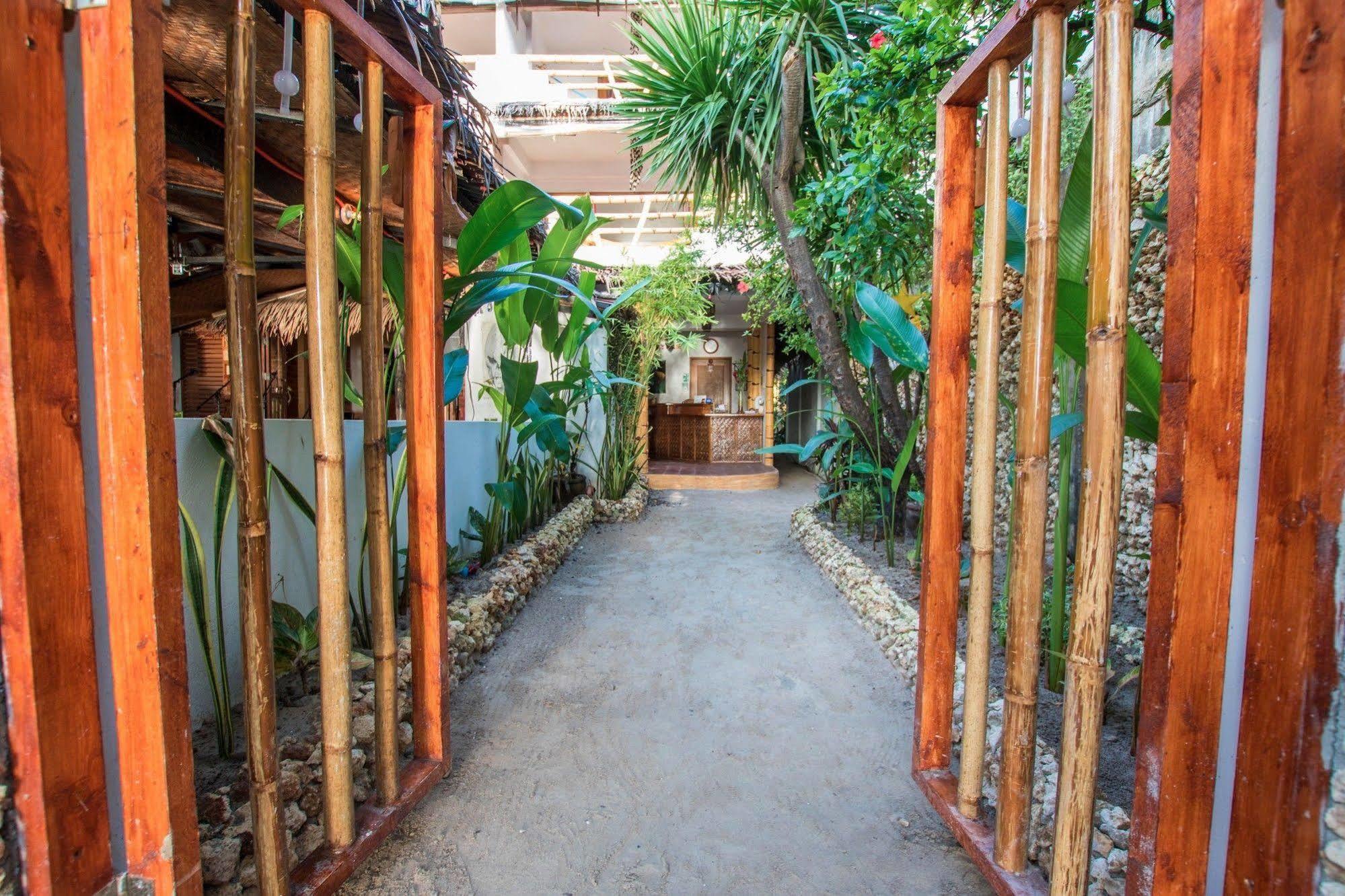 Bamboo Bungalows Resthouse Balabag  Exteriér fotografie