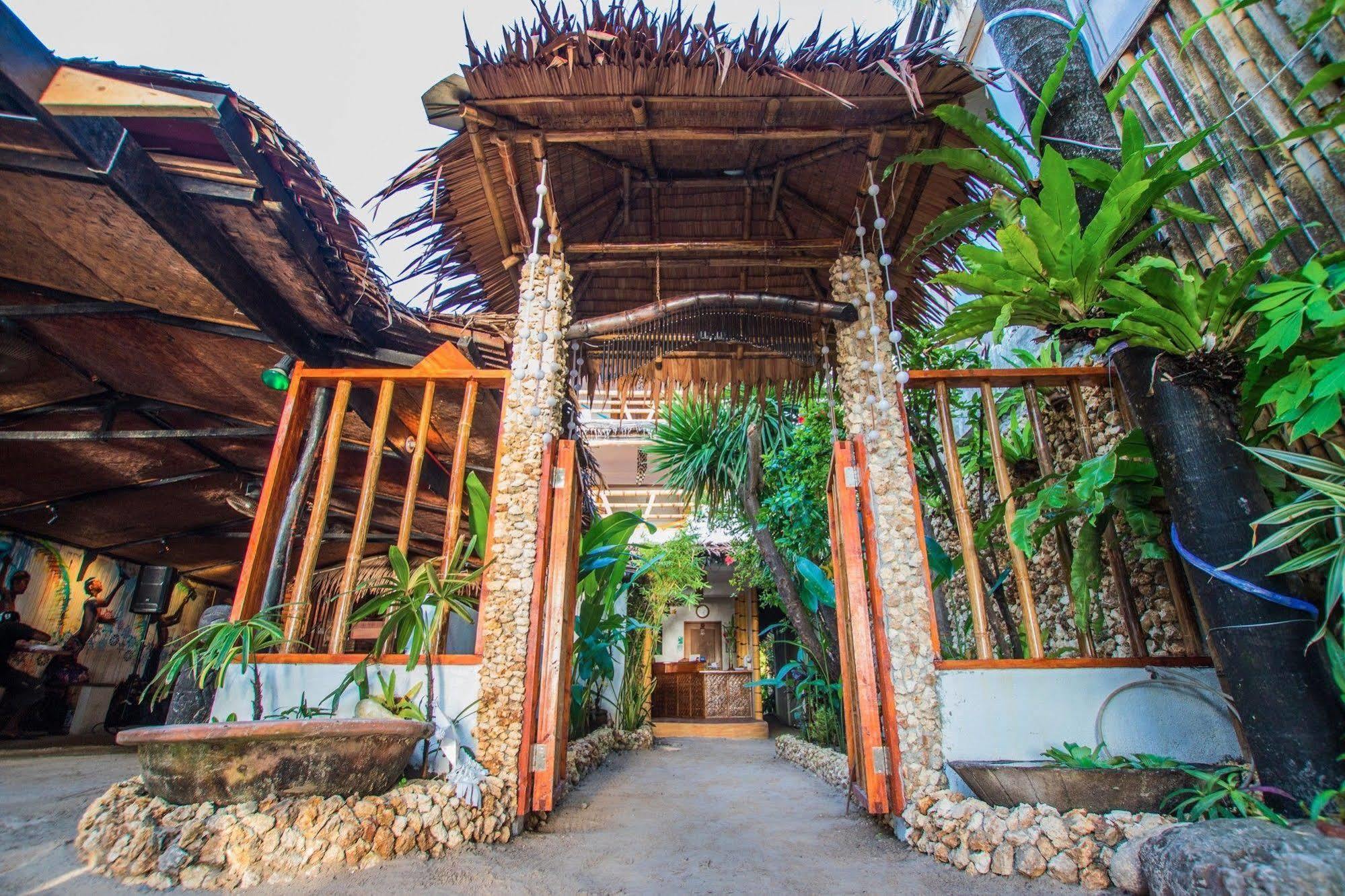 Bamboo Bungalows Resthouse Balabag  Exteriér fotografie